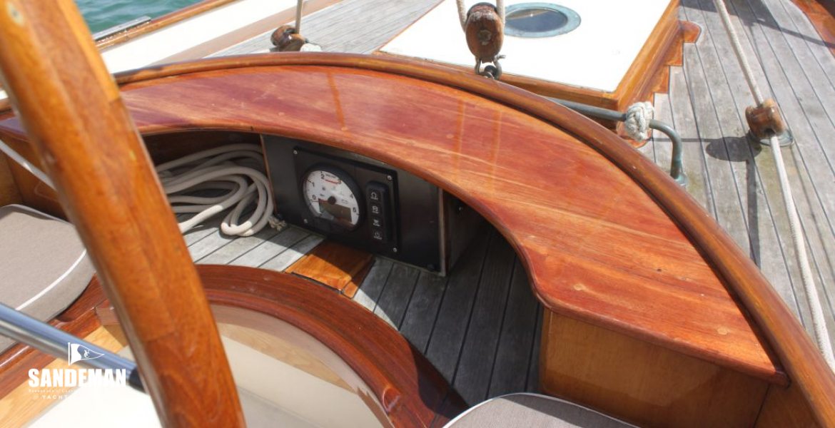 Engine panel