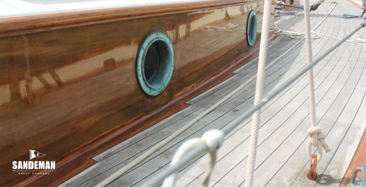 Stbd side deck view fwd
