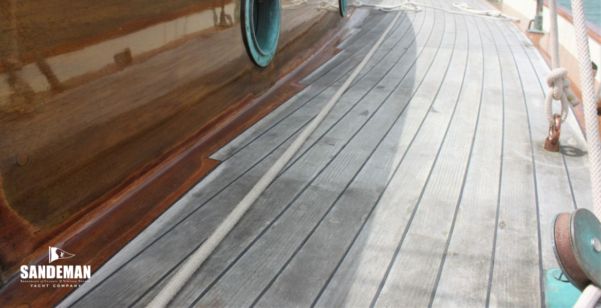 Stbd side deck view fwd