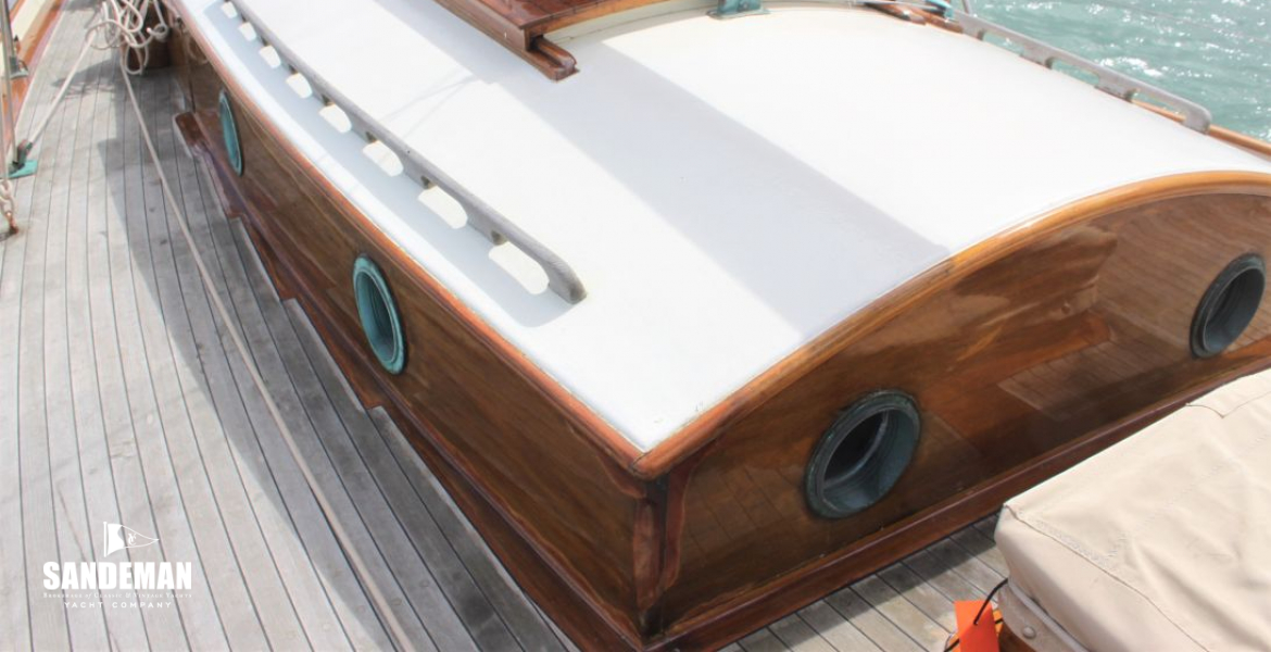 Trunk cabin view aft to port