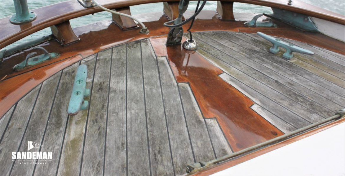 Aft deck details view aft