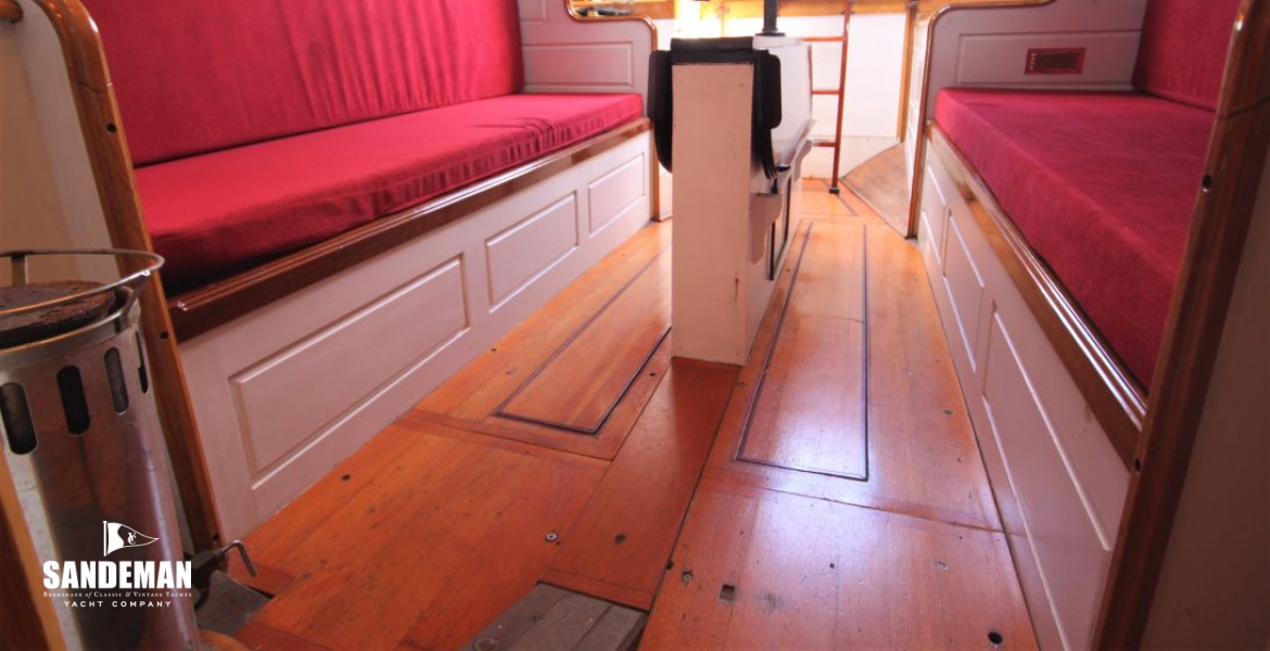 Saloon view aft from passage