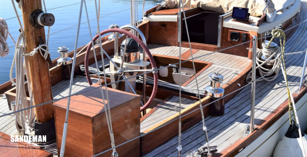Cockpit view fwd to port