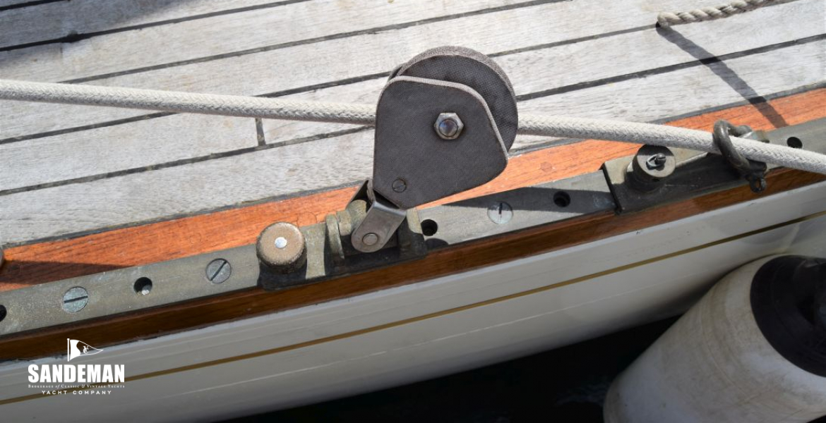 Headsail track and in-period block