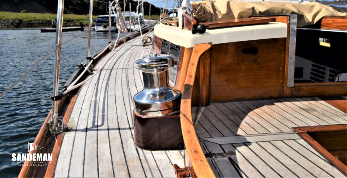 Port sidedeck view fwd