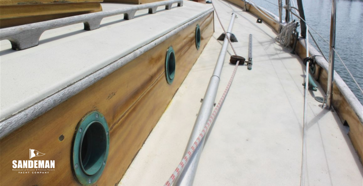 Stbd side deck view fwd