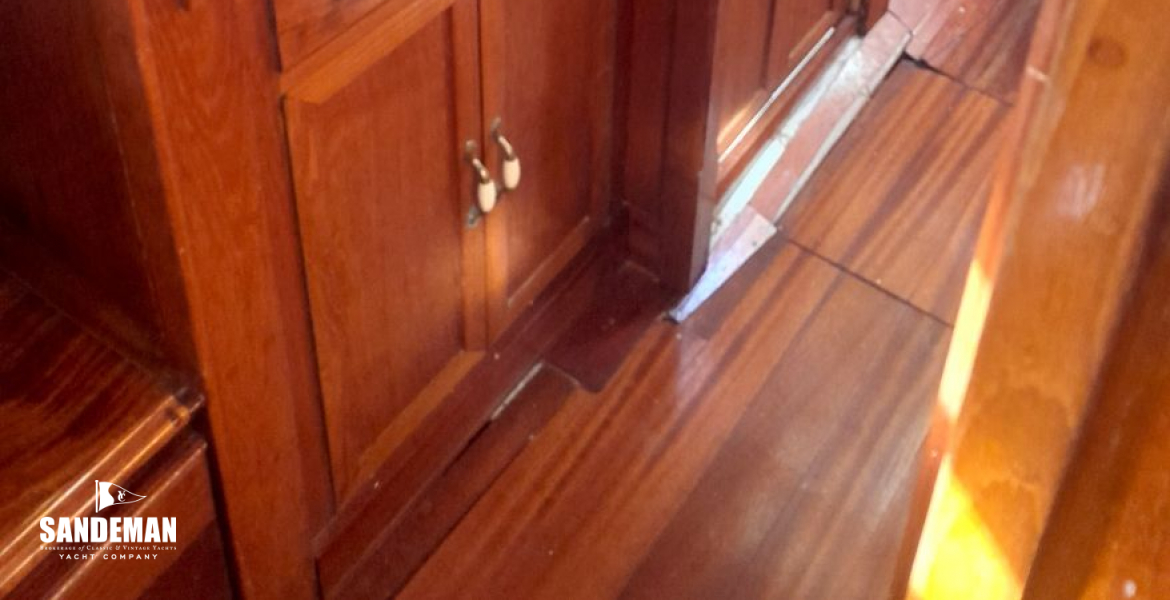 View aft via galley to aft cabin