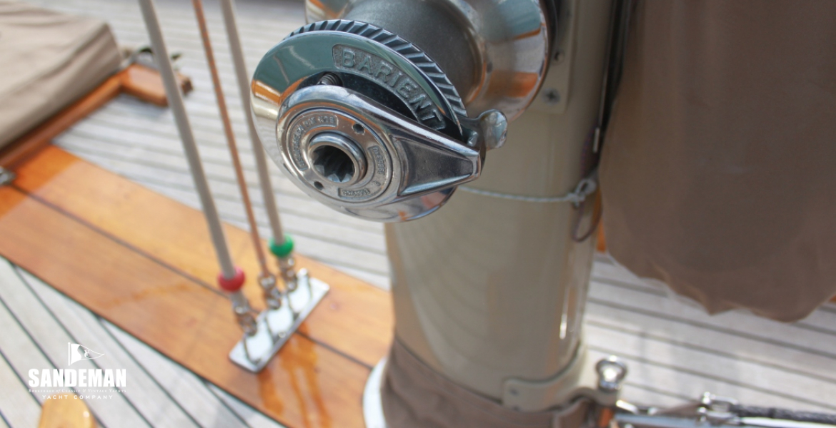 Halyard winches