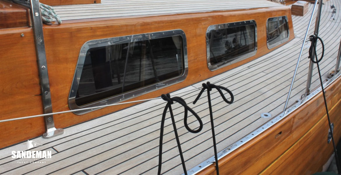 Deckhouse view fwd to stbd
