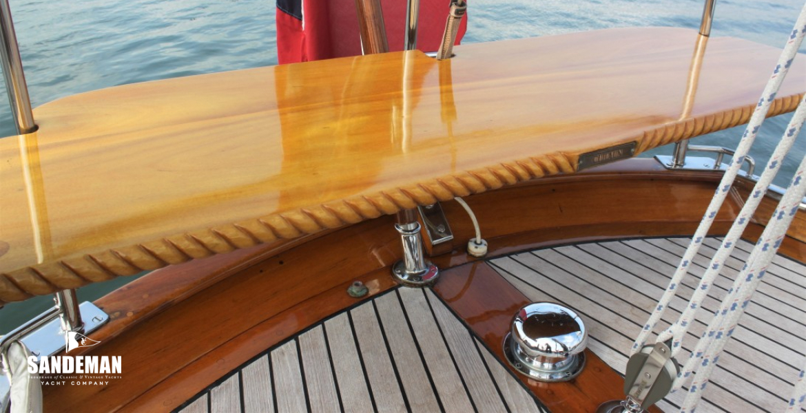 Pushpit seat
