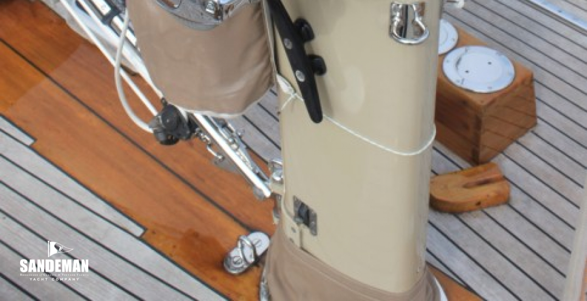 Halyard winches