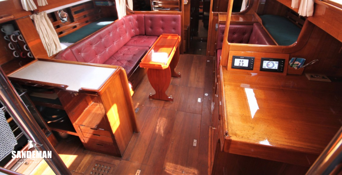 Into saloon view fwd