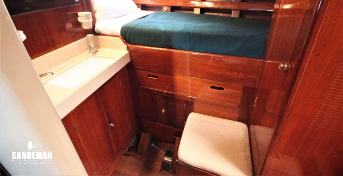 Fwd cabin view to port