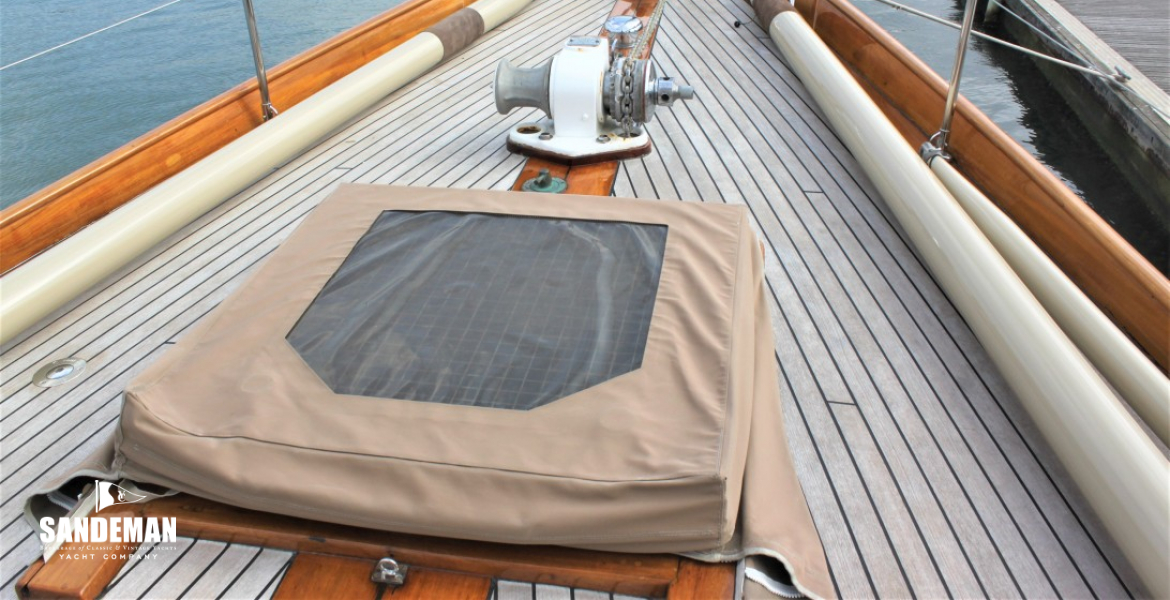 Foredeck view fwd