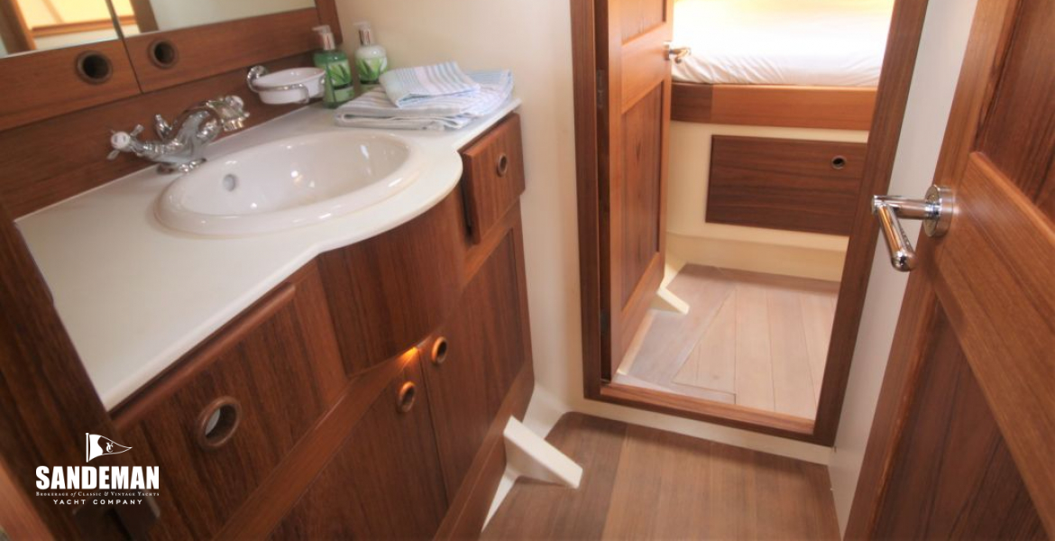 Into bathroom view fwd to port