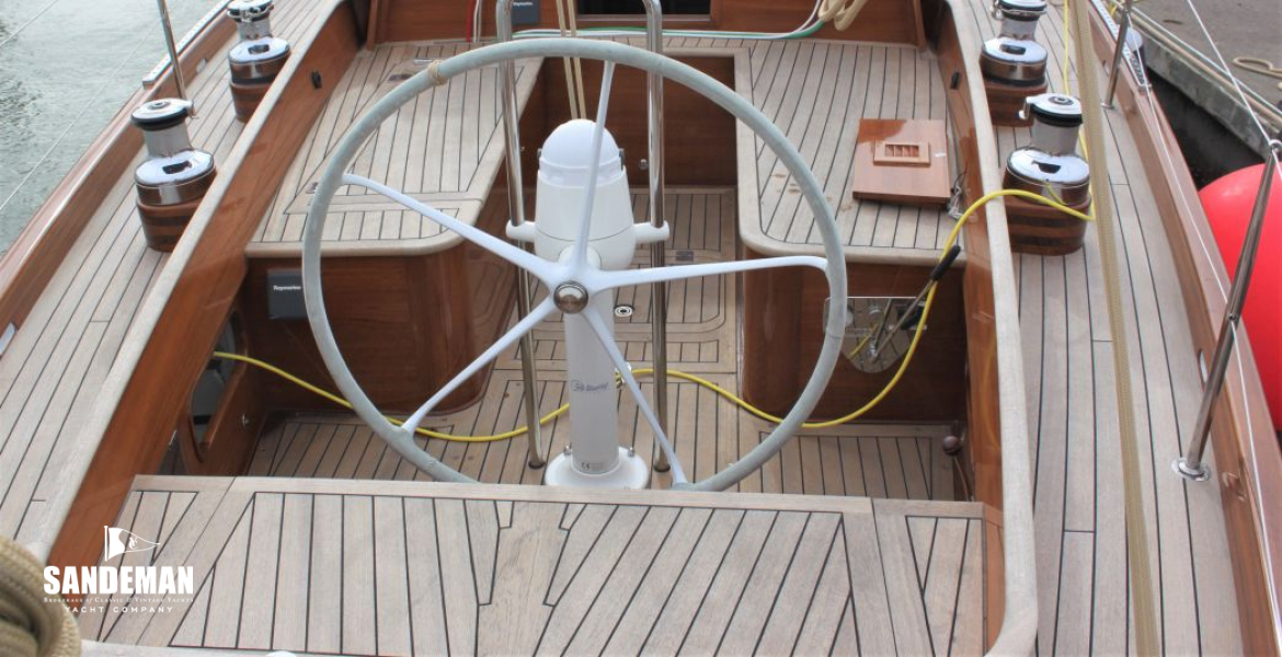 Cockpit view fwd
