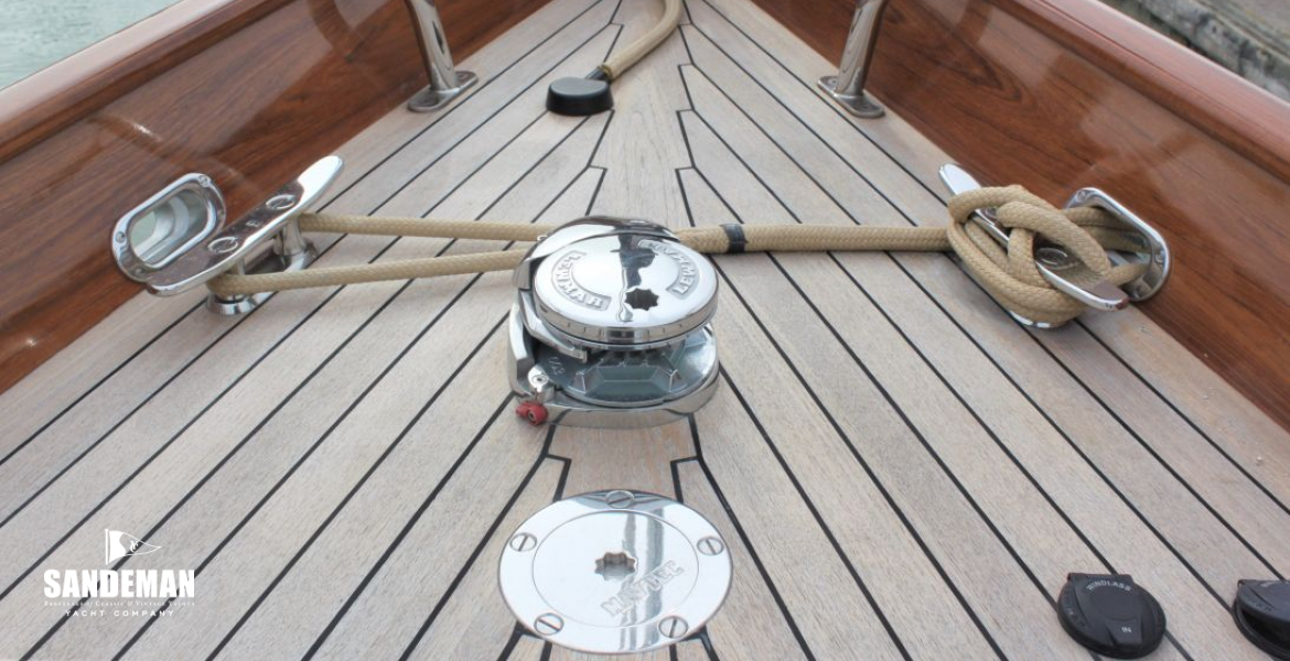 Lewmar windlass; inner forestay position