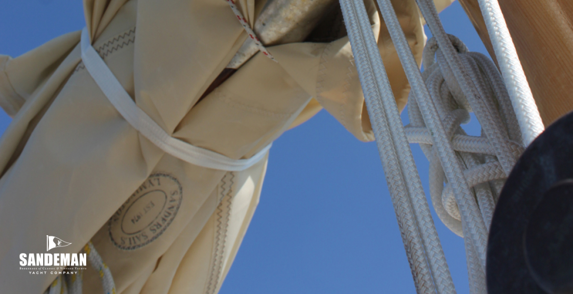 Mast detail