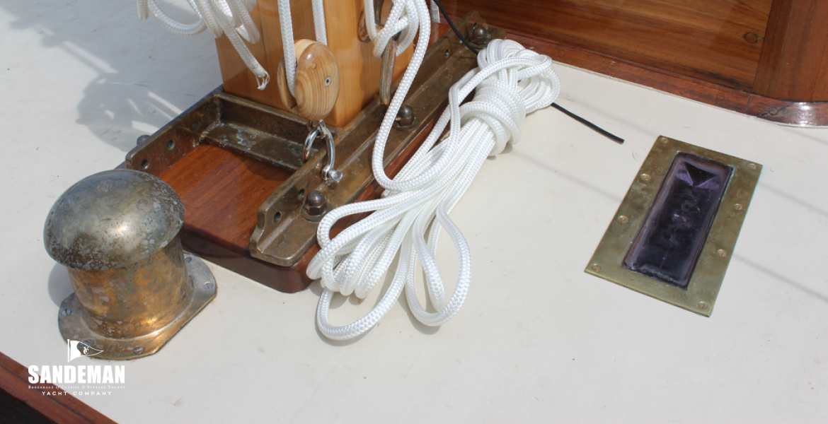 Mast step