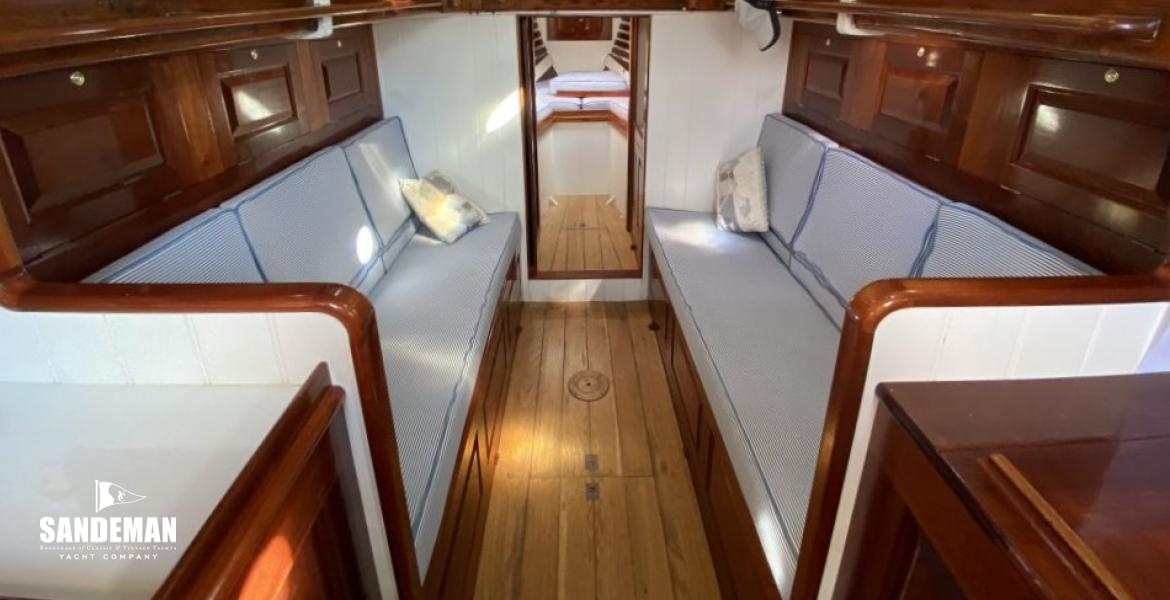 Saloon view fwd