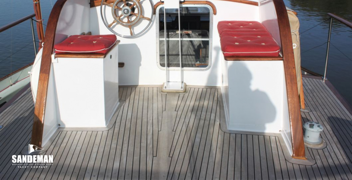 Aft deck view fwd to steering
