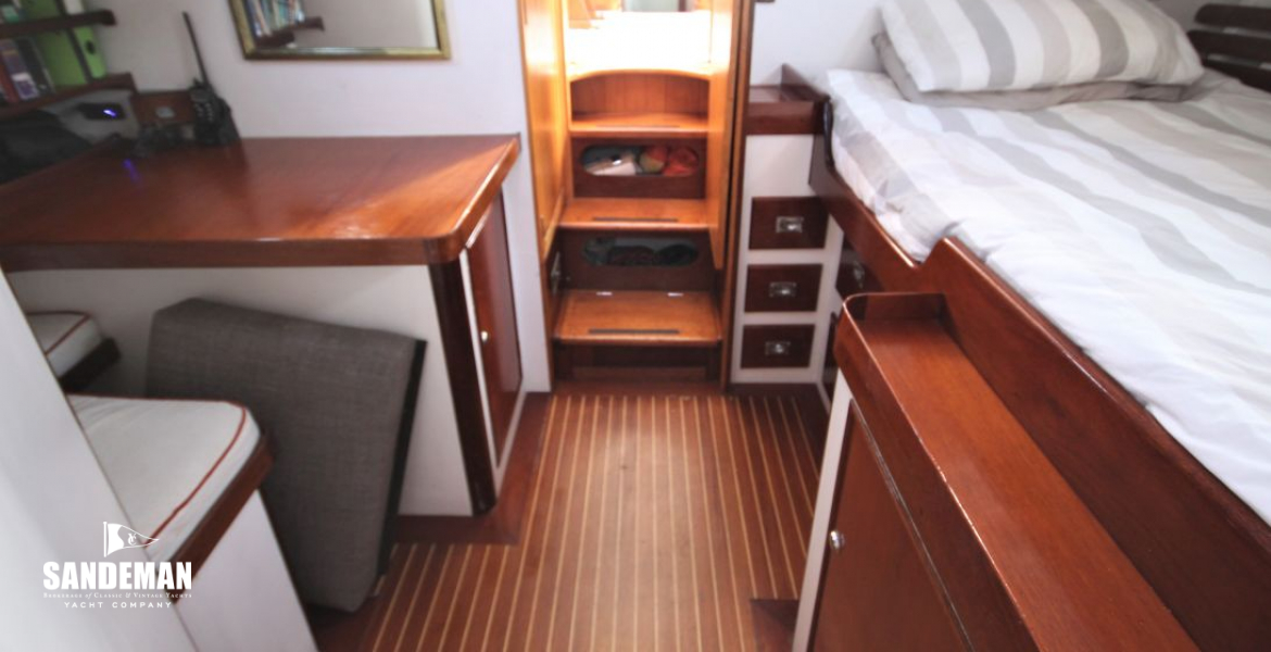 Fwd guest cabin view aft