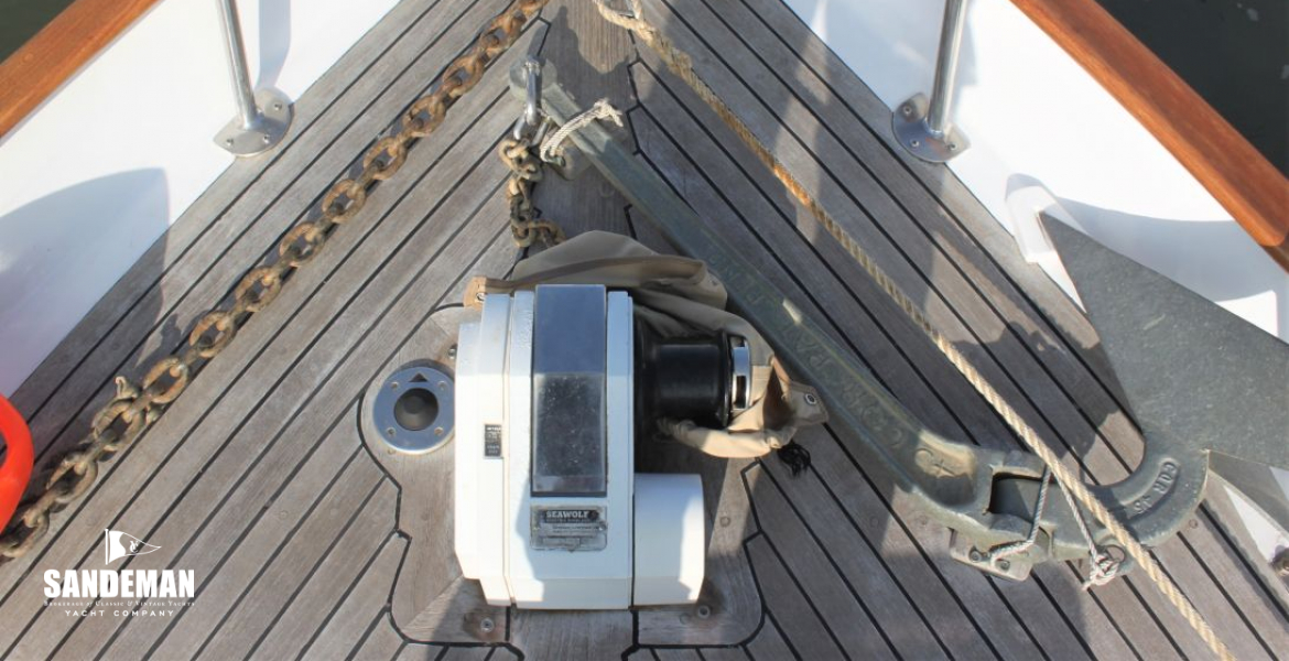 Foredeck and windlass