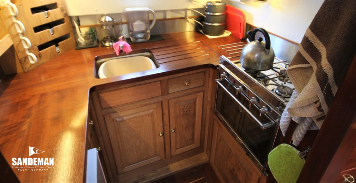 Galley to starboard