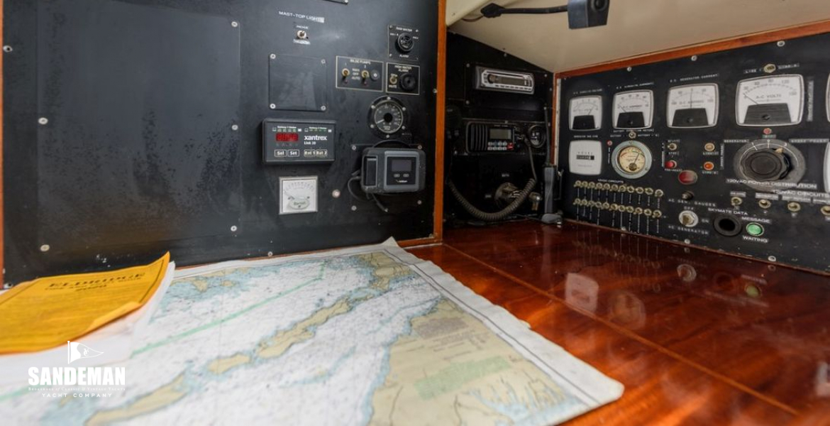 Nav station view aft