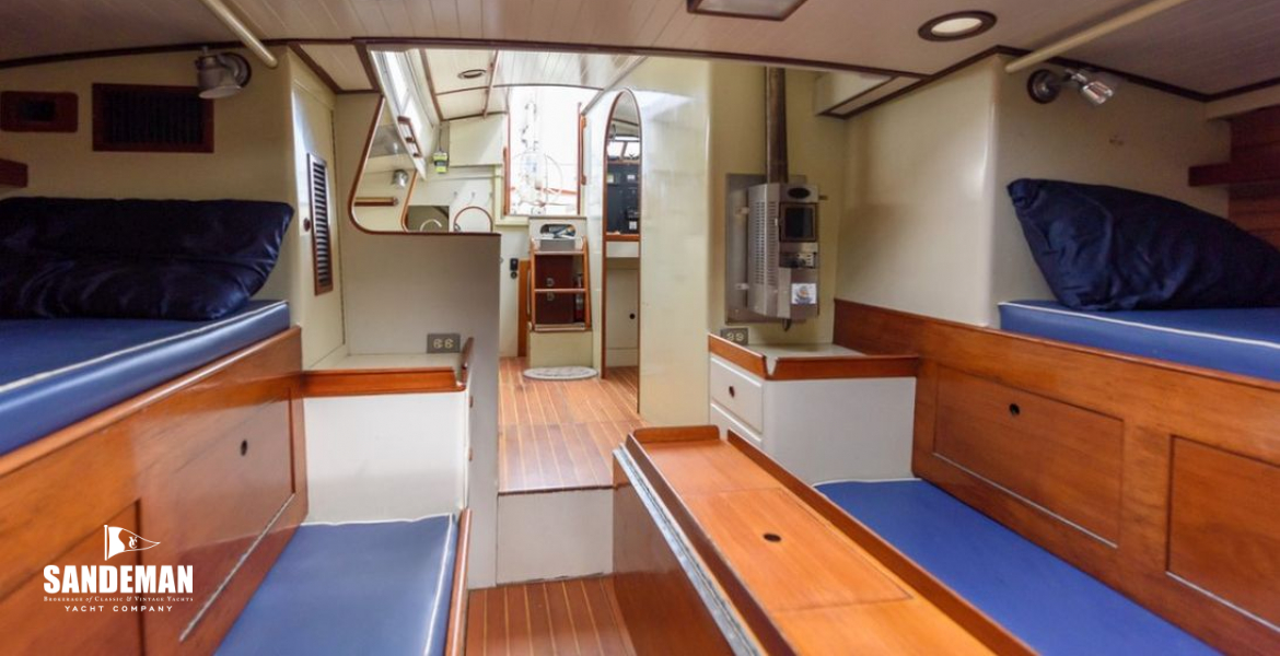 Saloon view aft