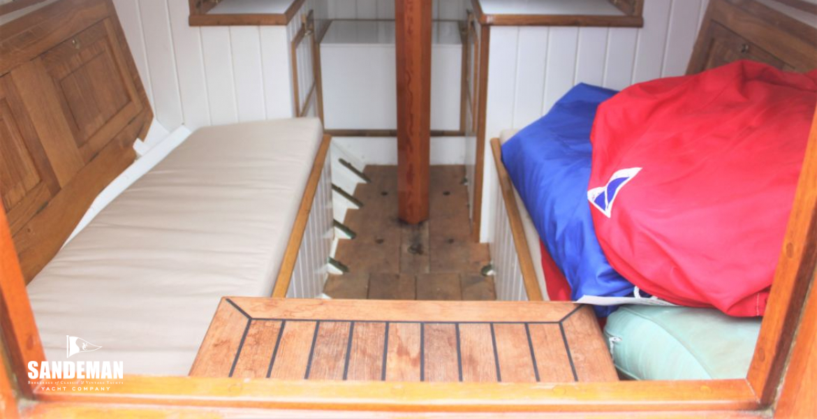 Cabin overview from companionway