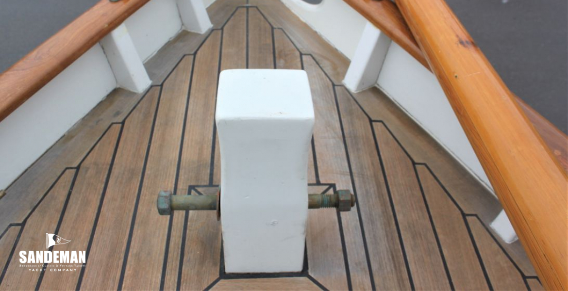 Foredeck view fwd