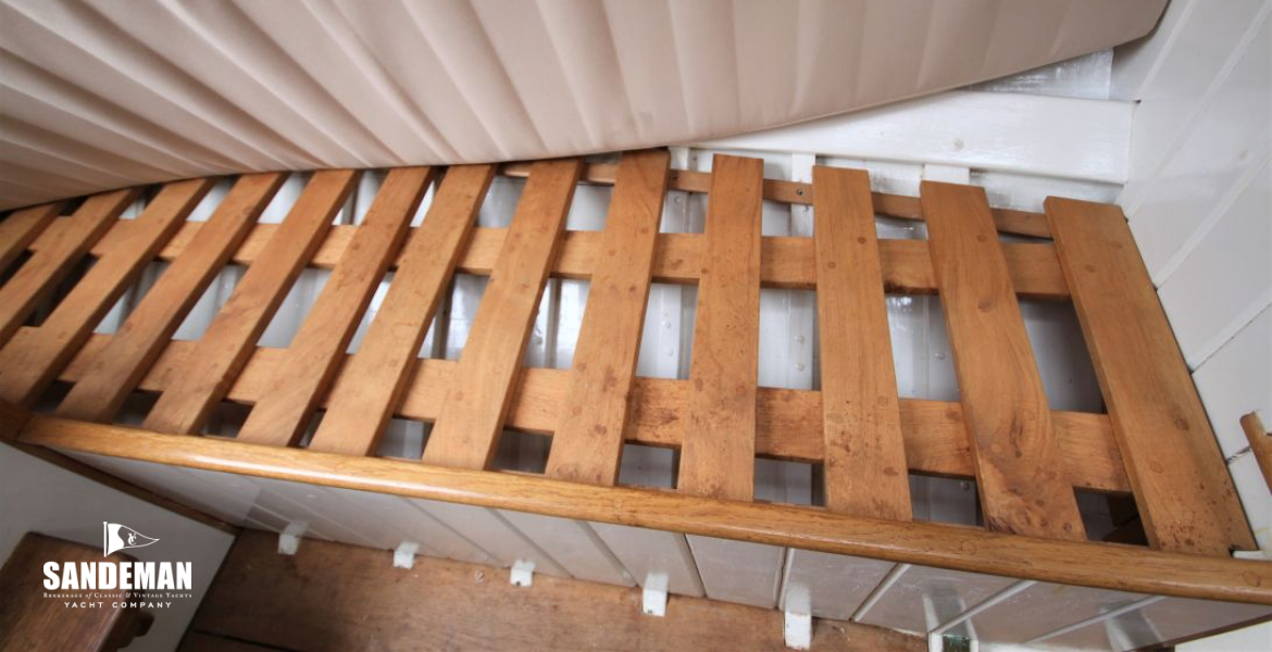 Settee/ berth details