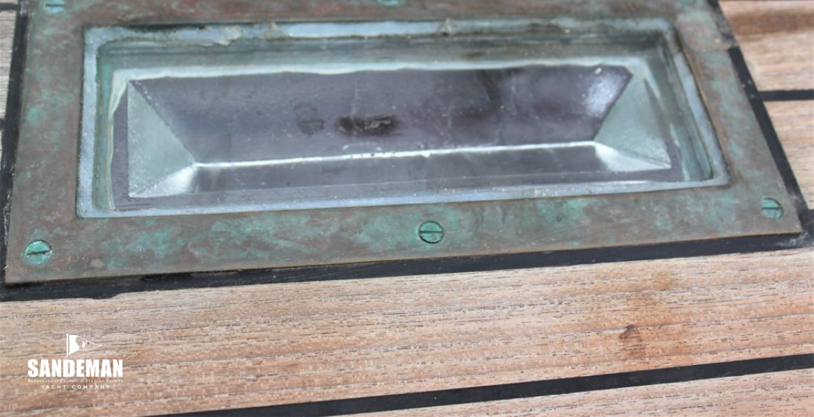 Deck prism