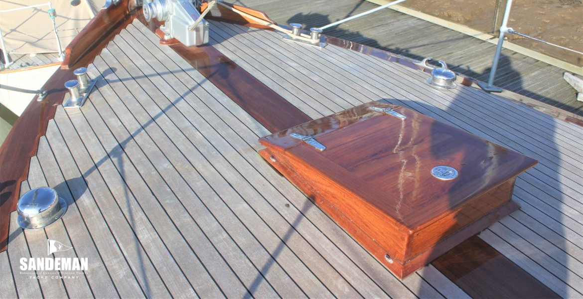 Foredeck view fwd
