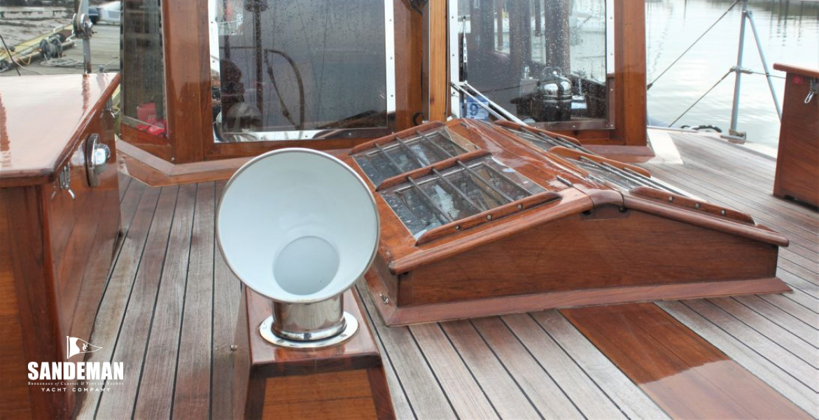 Fwd deck view aft to wheelhouse