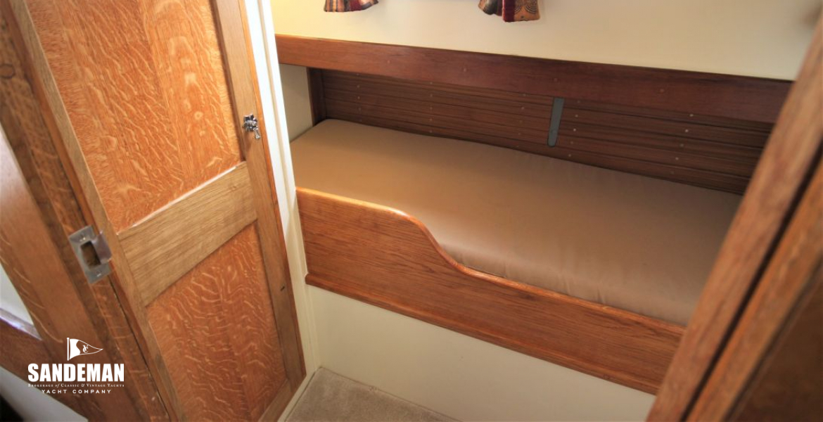 Single cabin to port