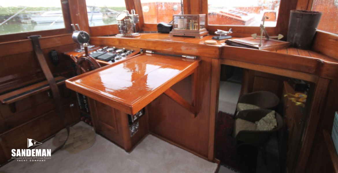 Wheelhouse view to fwd accommodation
