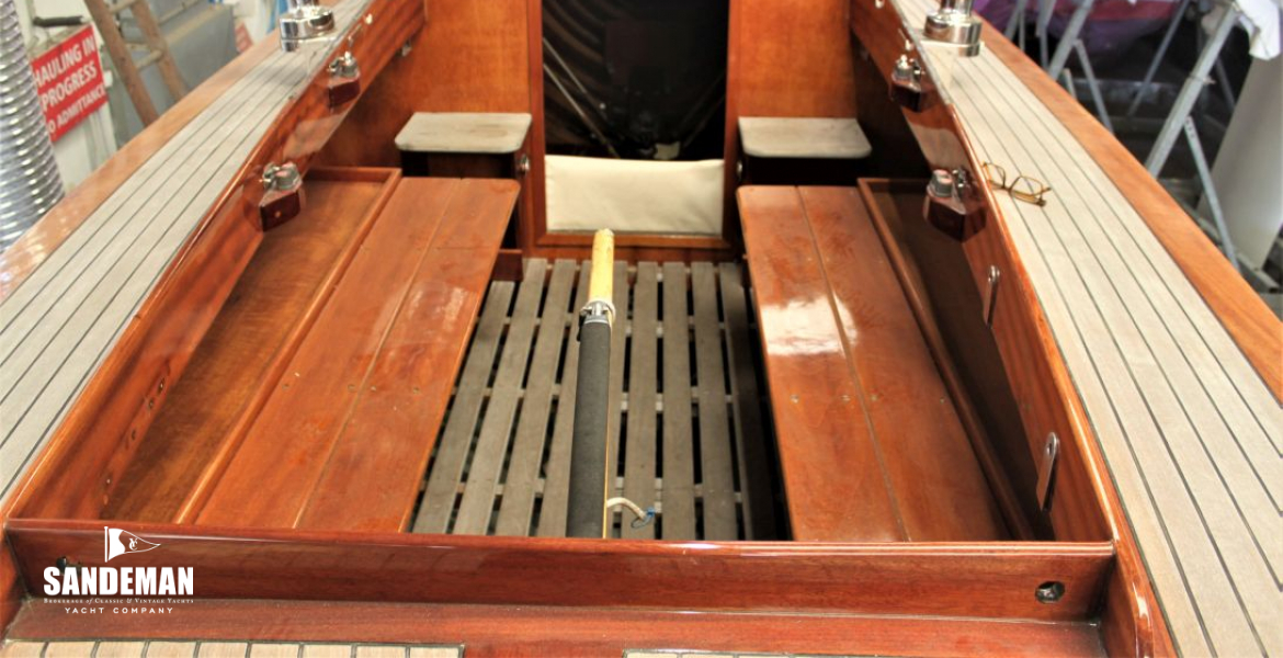 Cockpit view fwd
