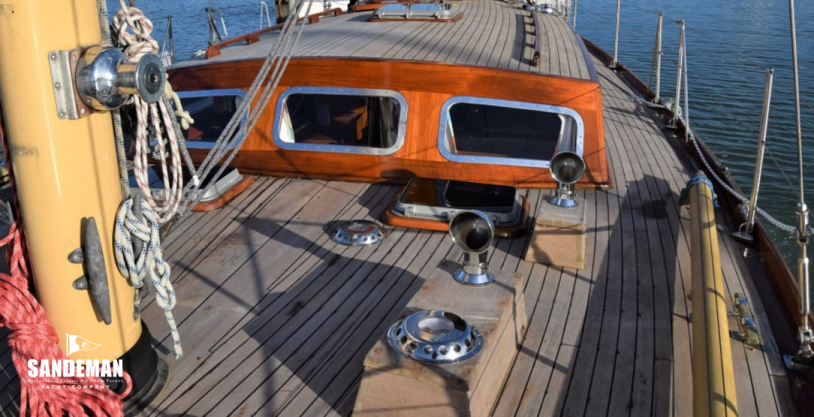 View aft to trunk cabin