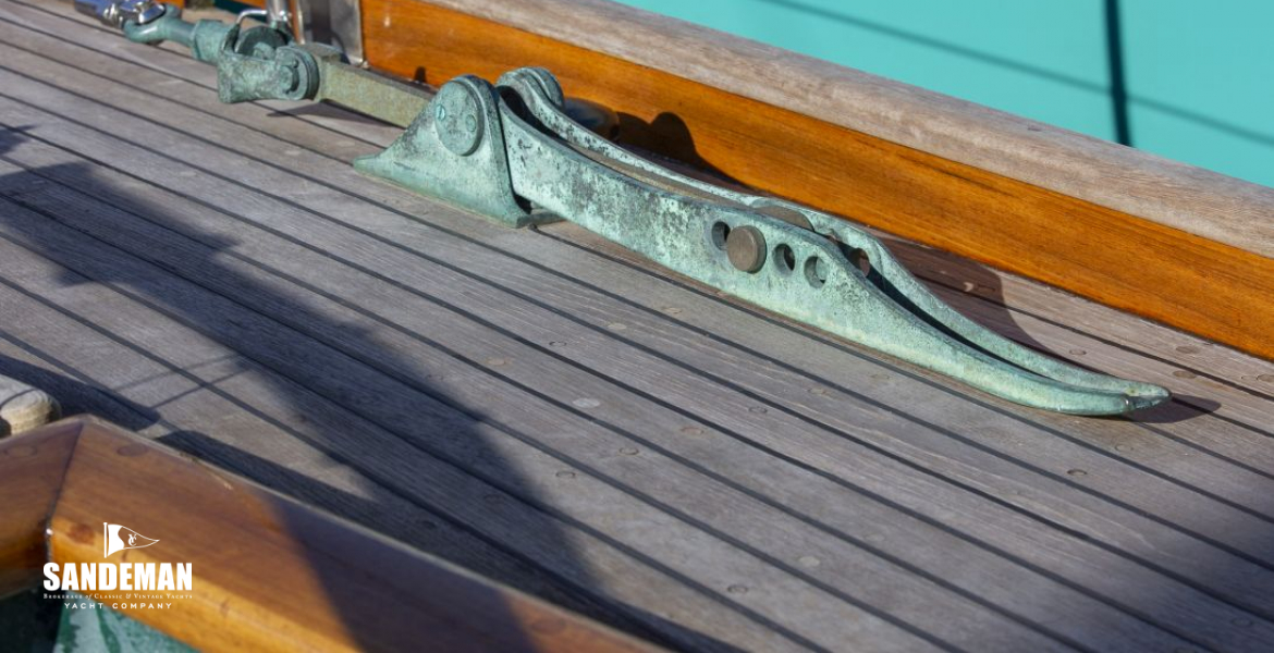 Highfield runner lever