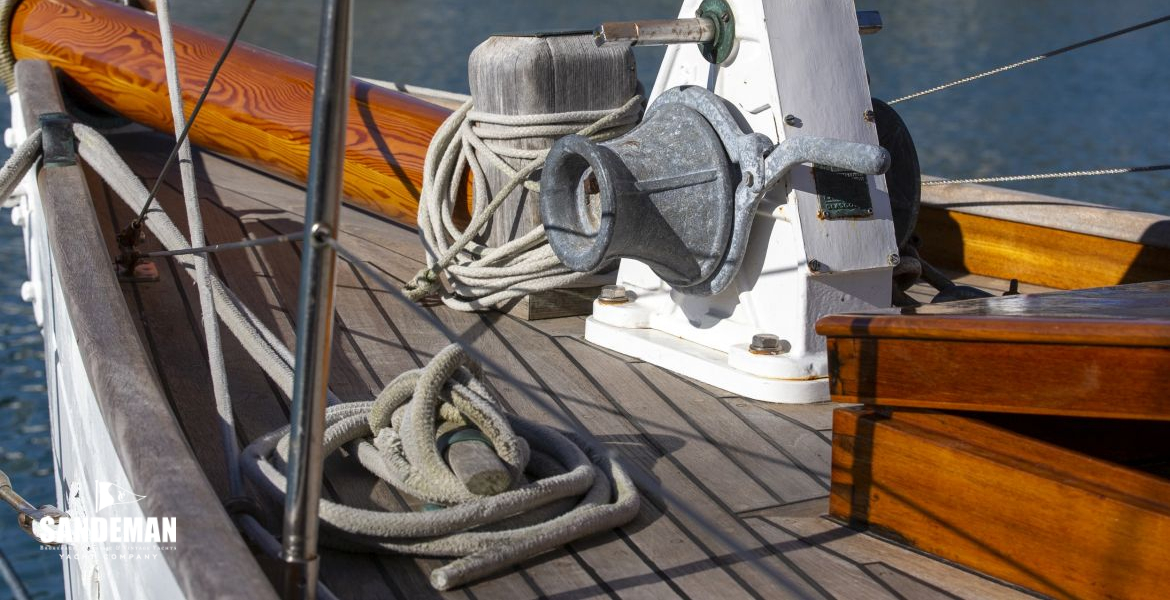 Foredeck and windlass
