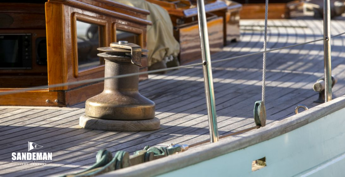 Stbd side deck details