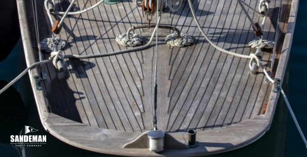 Deck view fwd from astern