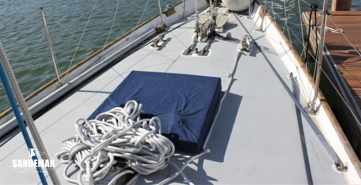 Foredeck view fwd