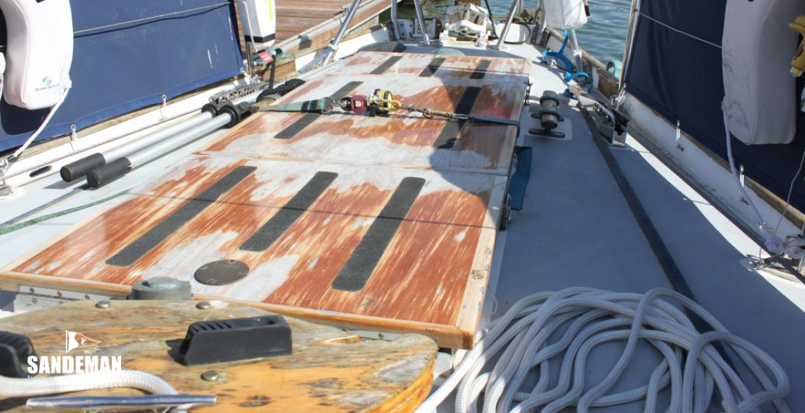 Aft deck view aft