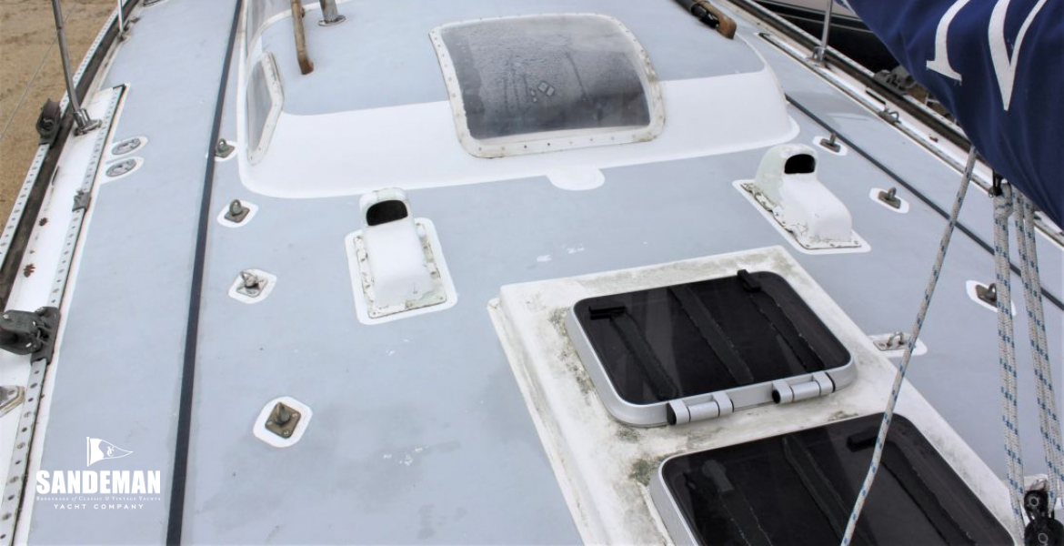 Mid deck view aft