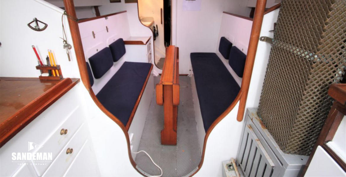View fwd from working area to saloon