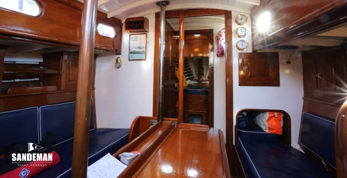 Saloon looking Fwd 