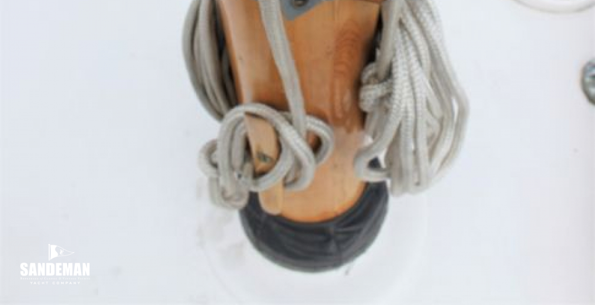 Mast detail